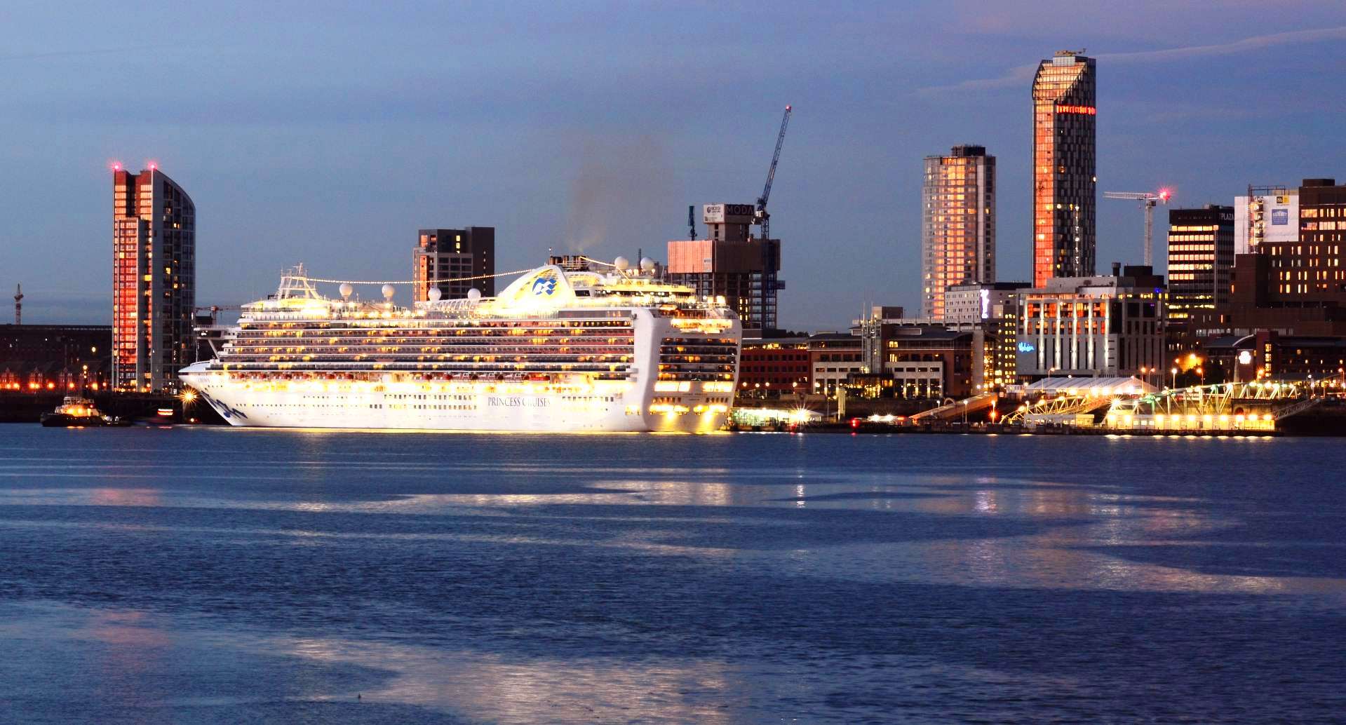 cruse ship crown princess at night