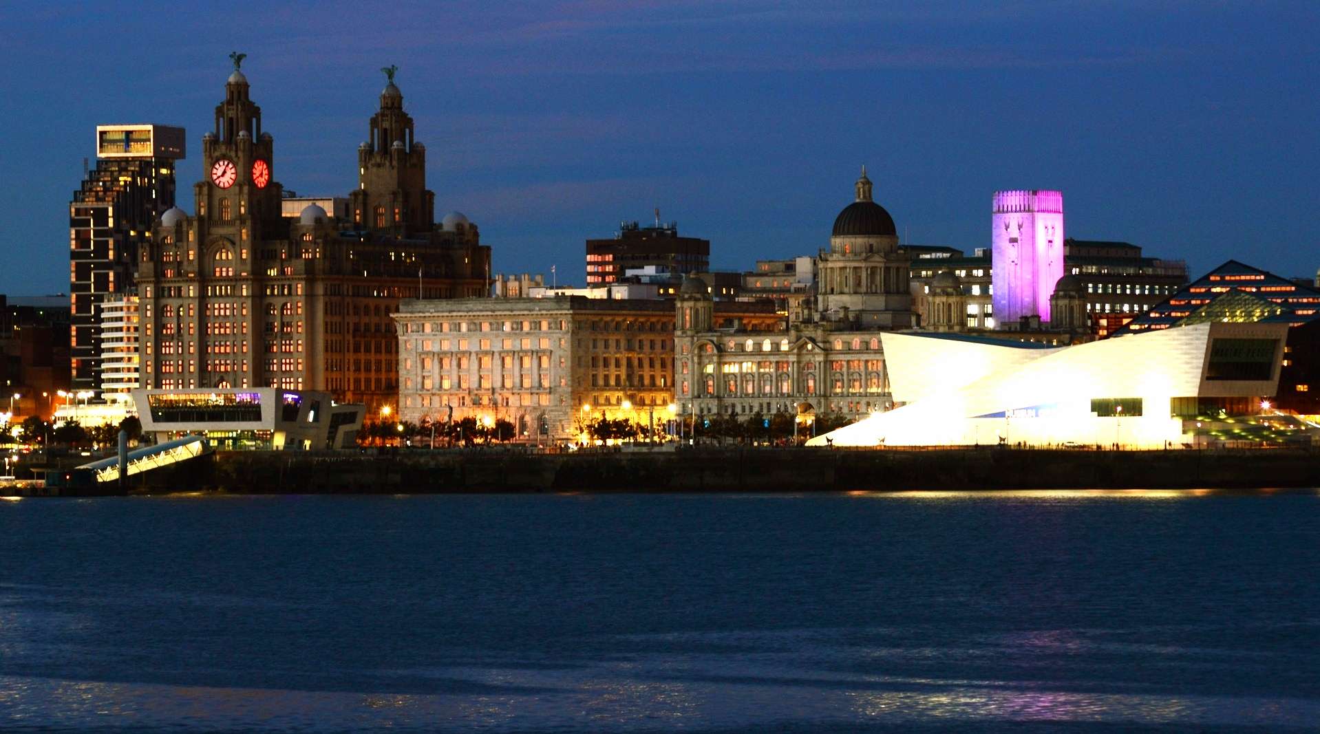 liverpool at night